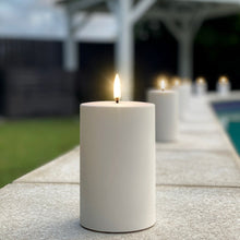 Load image into Gallery viewer, Outdoor flameless candles by the pool